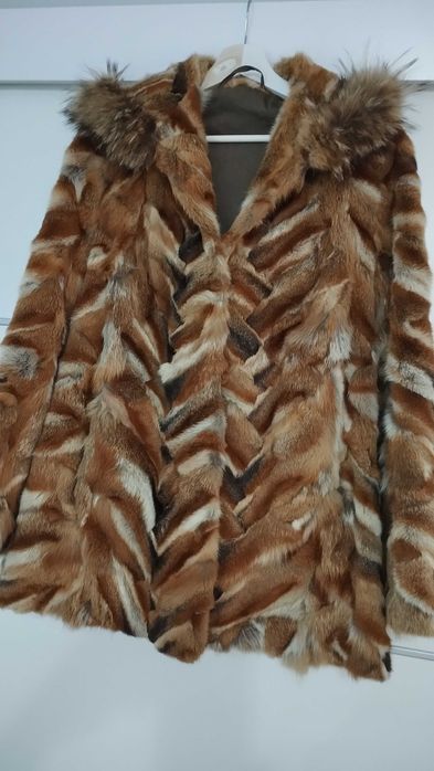 Futro z lisa z kapturem