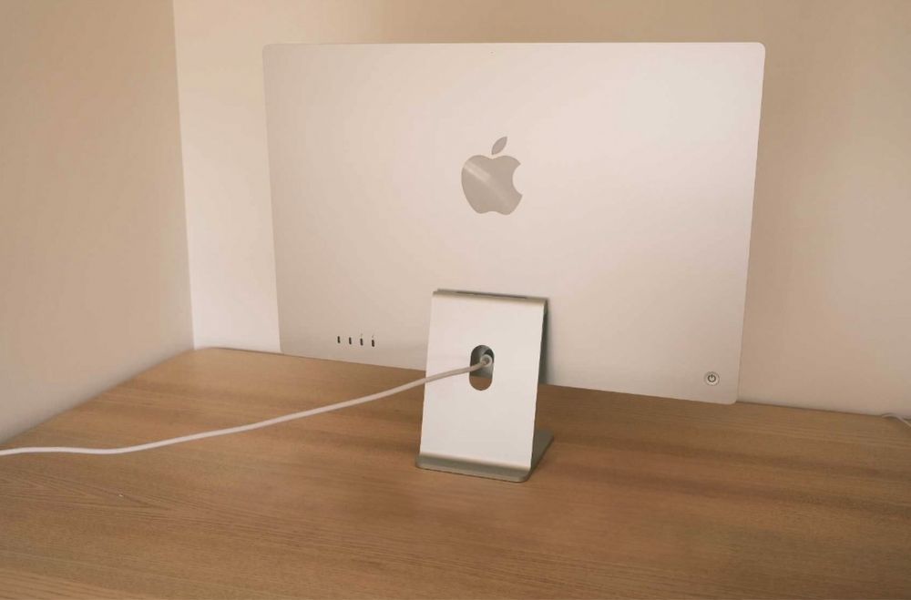 iMac Apple 24” M1 2021 — Como Novo (Sem acessorios)