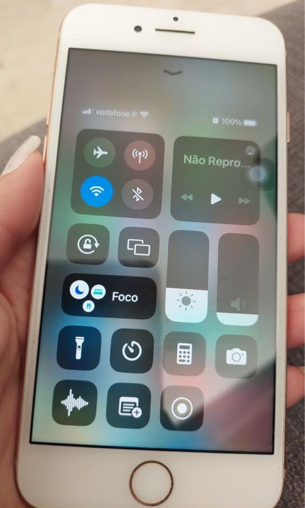 iPhone 8 rose gold com caixa