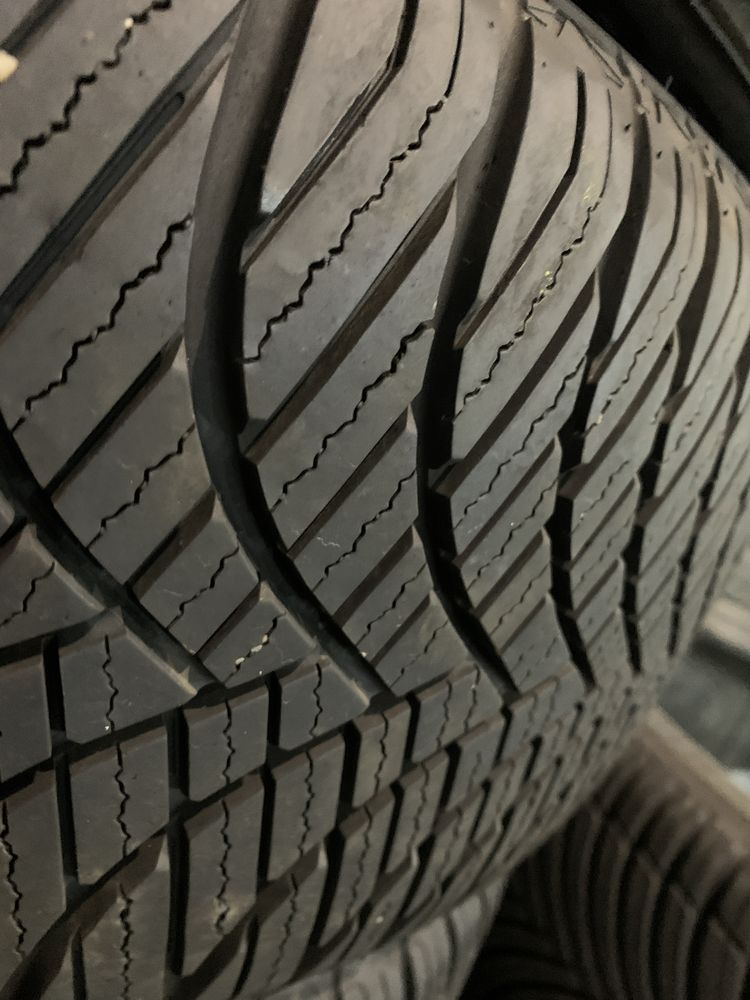 235/45 R18 Goodride All Season Elite Z-401