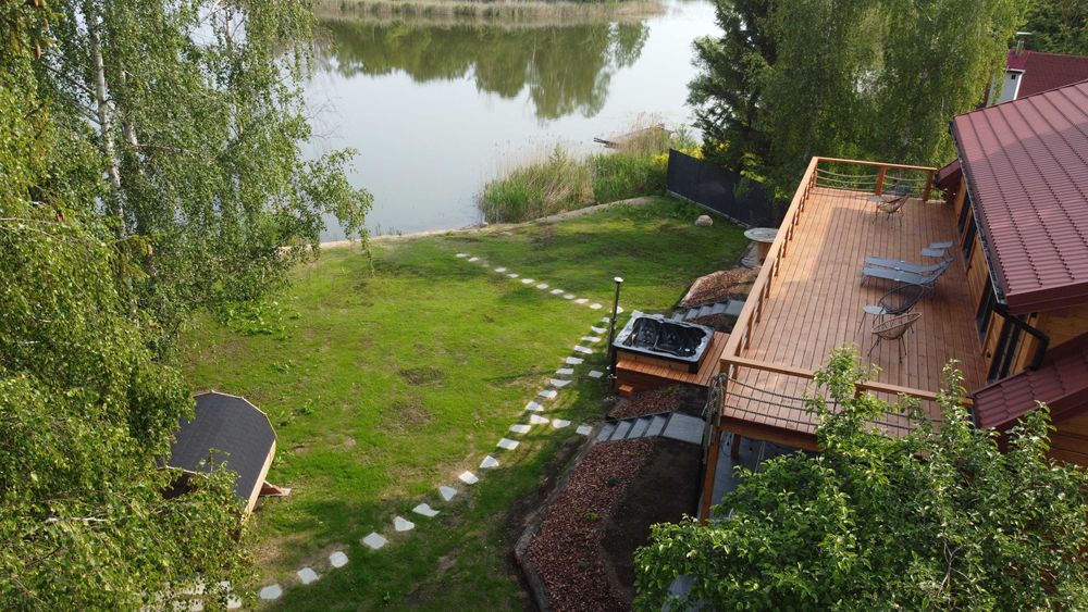 Mazury, dom nad jeziorem, 7 pokoi, sauna, jaccuzi, linia brzegowa