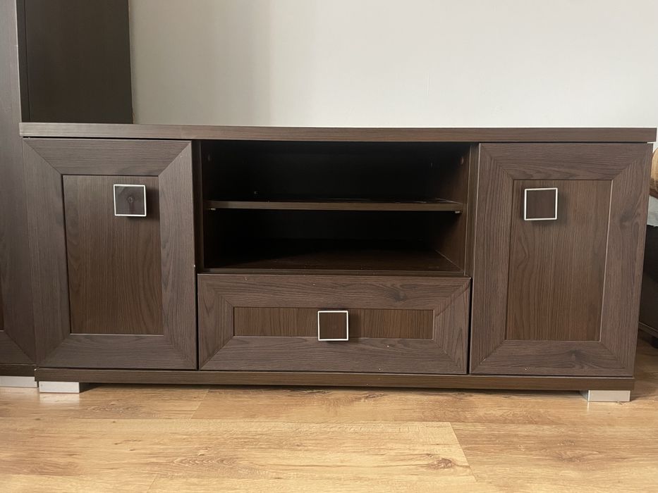 Szafka RTV ciemny brąz