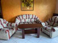 Sprzedam piękny i wygodny komplet mebli Sofa + dwa Fotele + stolik