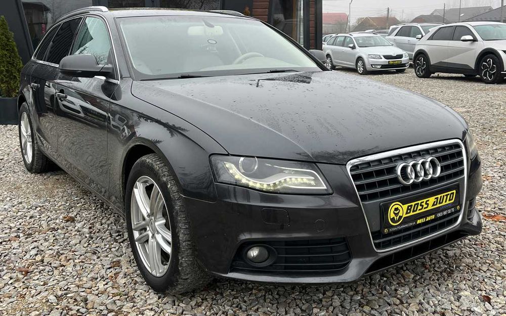 Audi A4  2010 рік