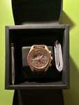 SO33T100 Omega x Swatch Saturn：Kole Saturnu na Tarczy
