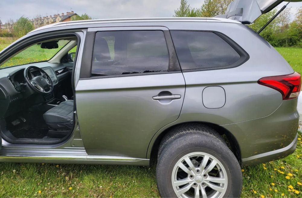 Mitsubishi outlander phev 2019