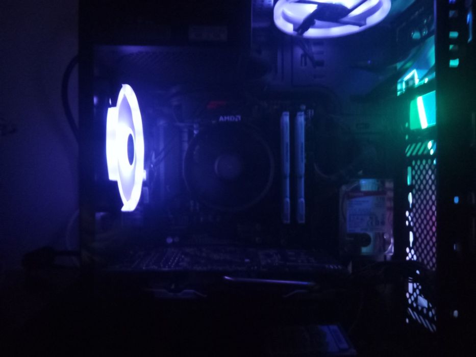 Placa Gráfica MSI Radeon RX 570 GAMING X 8G (impecável)