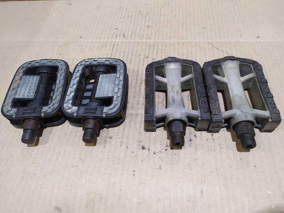 Педали пластиковые пара или две