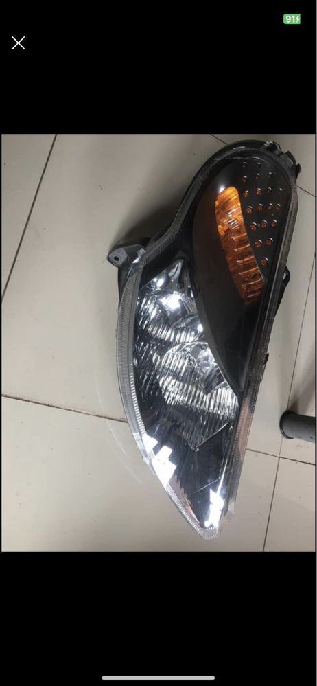 Lampa przód prawa Citroen C 3 Plurier