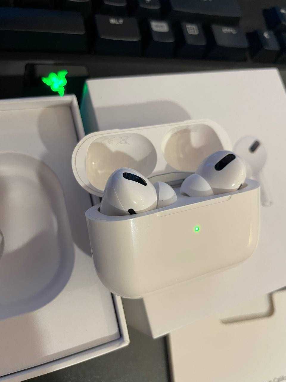 Навушники Apple AIRPODS PRO