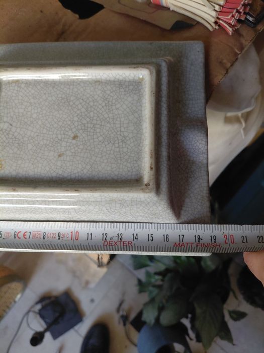 Cinzeiro antigo no estado real que se encontra anunciado