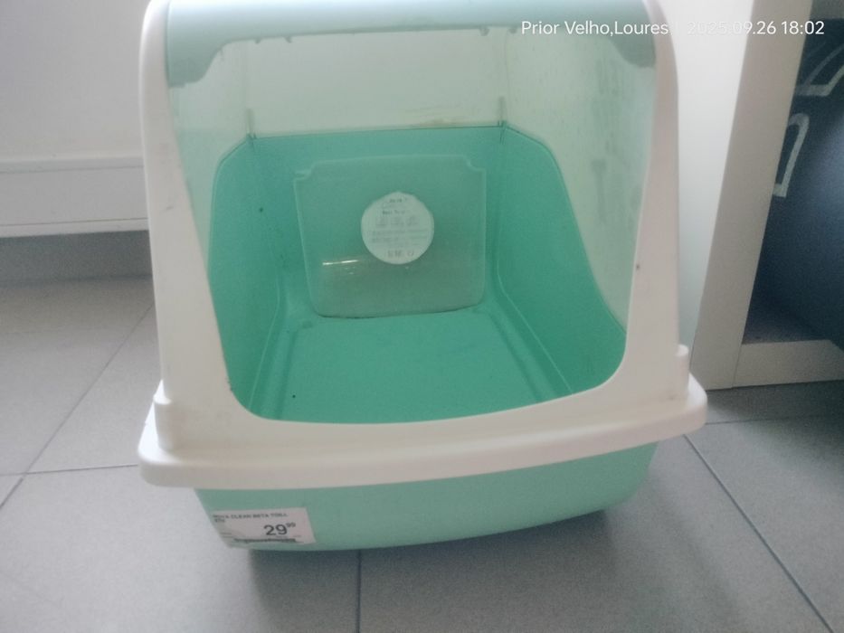 Casinha de wc gato branco e verde