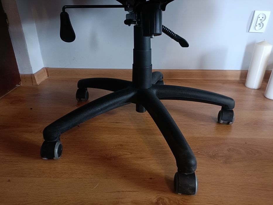 Krzesło obrotowe biurowe skórzane