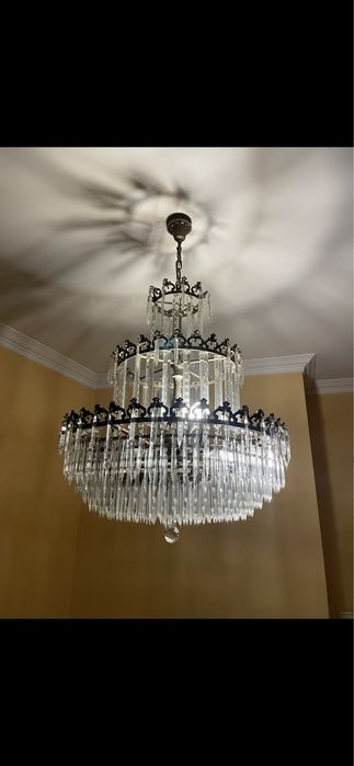 Candeeiro de cristal em muito bom estado.