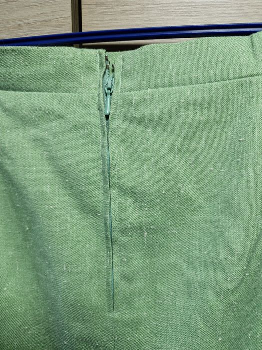 Elegancka zielona spódnica damska z podszewka 46