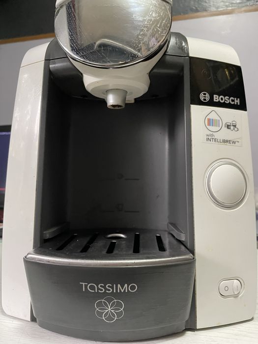 Кофеварка Bosch Tassimo с полным комплектом
