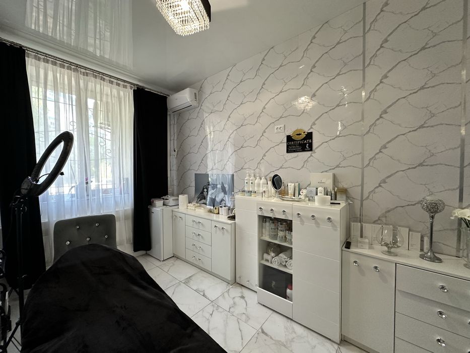 ПРОДАЖ комерційного приміщення, 3 мкрн (ЛІВИЙ БЕРЕГ)