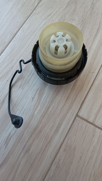 Кришка бензобака Тойота