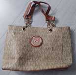 Shopper Michael Kors