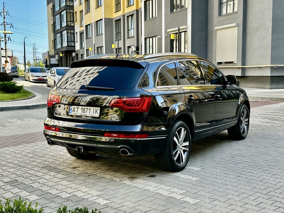 Продам AUDI Q7 2015рік