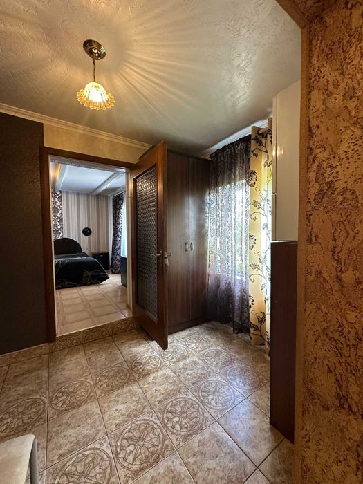 Продаж будинку з 4 спальнями та гаражем | Ружична, 6 соток