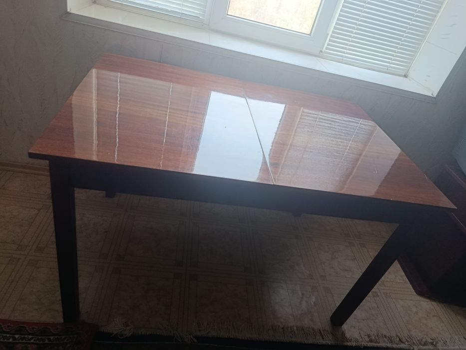 Продам гостьовий стіл