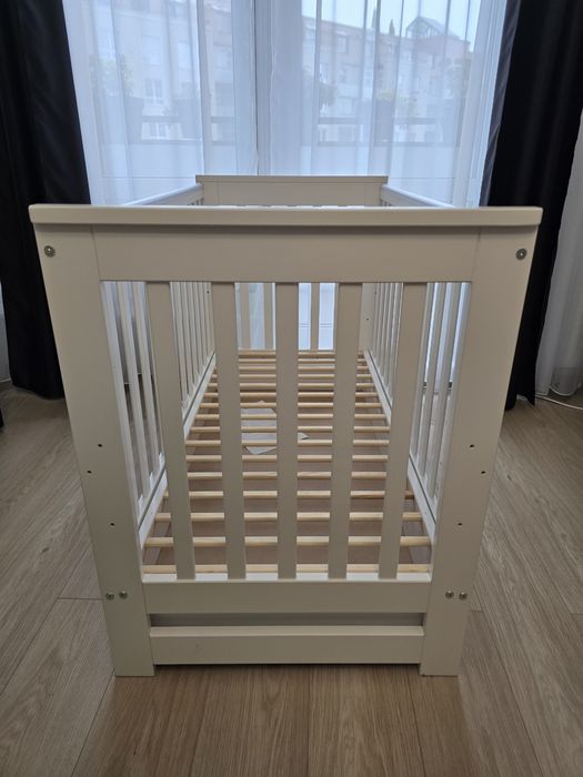KLUPŚ Łóżeczko IWO białe z szufladą 120x60 plus materac Fiki Miki