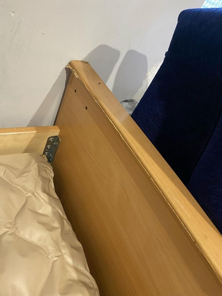 Sprzedam łóżko dla osoby chorej leżącej z materacem odleżynowym