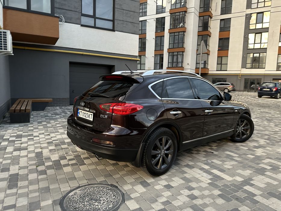 Infiniti ex35 2010
