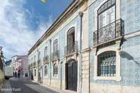 Prédio no centro de Vila Franca de Xira, junto à Igreja Matriz