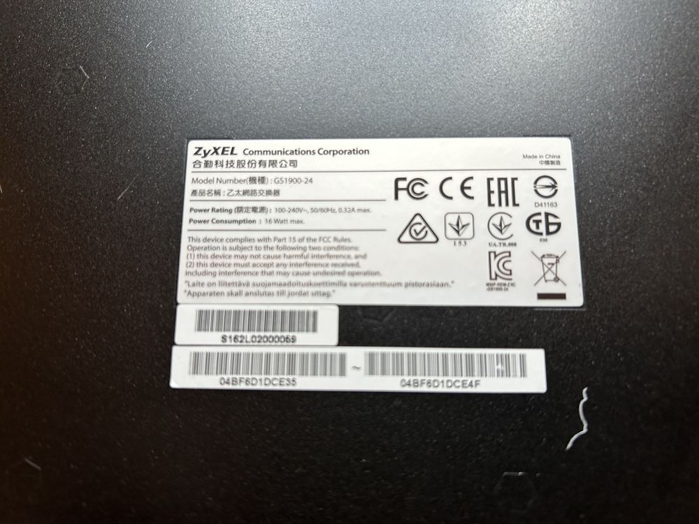 ZyXEL GS1900-24.