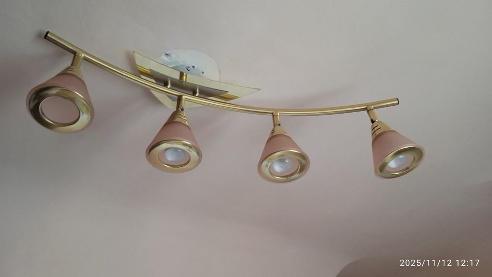 Продается люстра