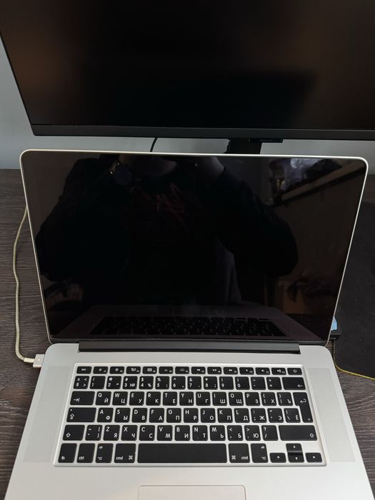 MacBook pro 15 2015 i7/16/512