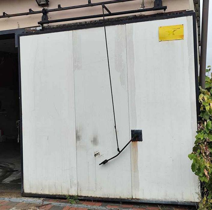 Drzwi przesuwne do przechowalni / garażu