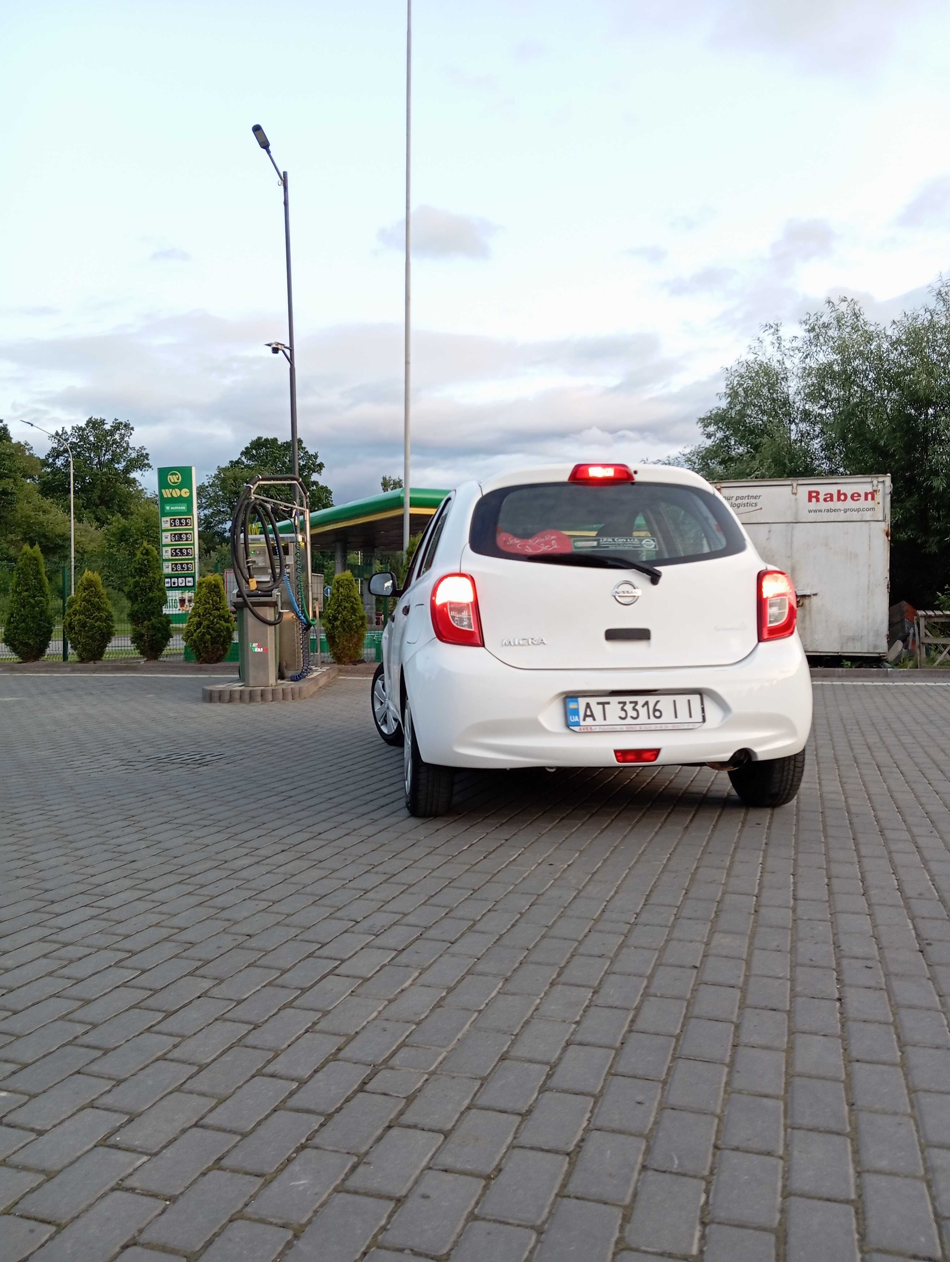 Свіжо-пригнаний автомобіль Nissan Micra