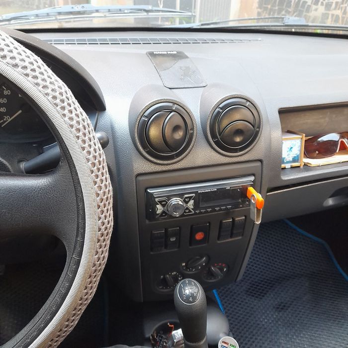 DACIA LOGAN 2006 рік
