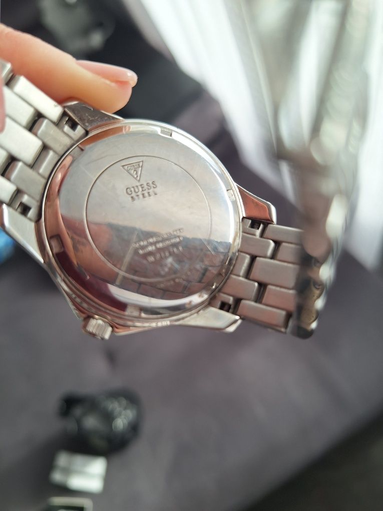 Zegarek Guess srebrny