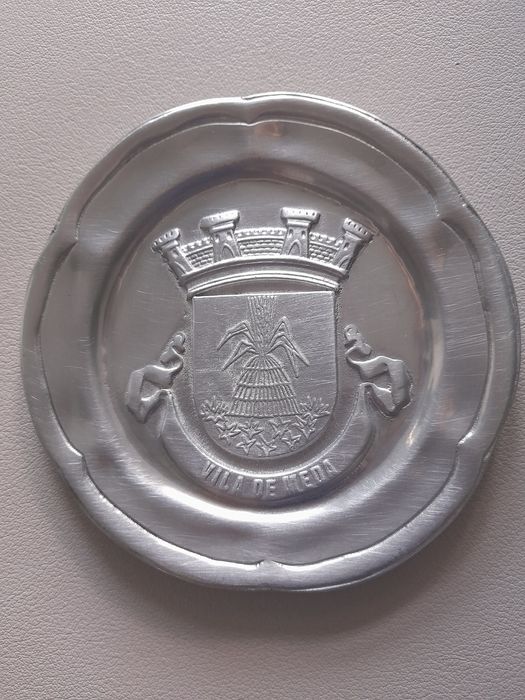 Prato decorativo em estanho puro          .