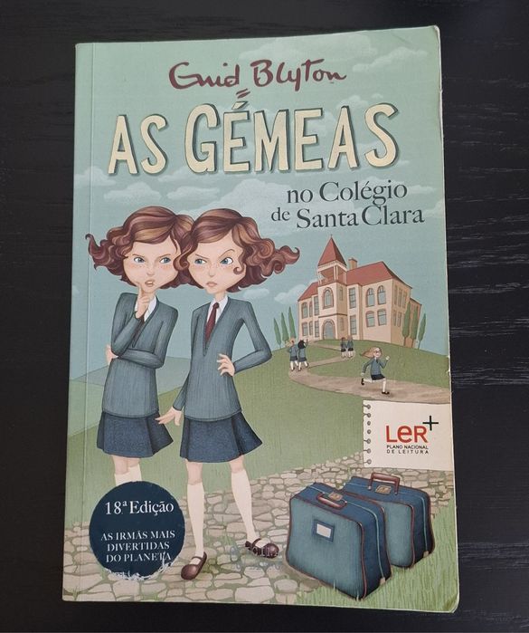 "As Gémeas no Colégio de Santa Clara" de Enid Blyton