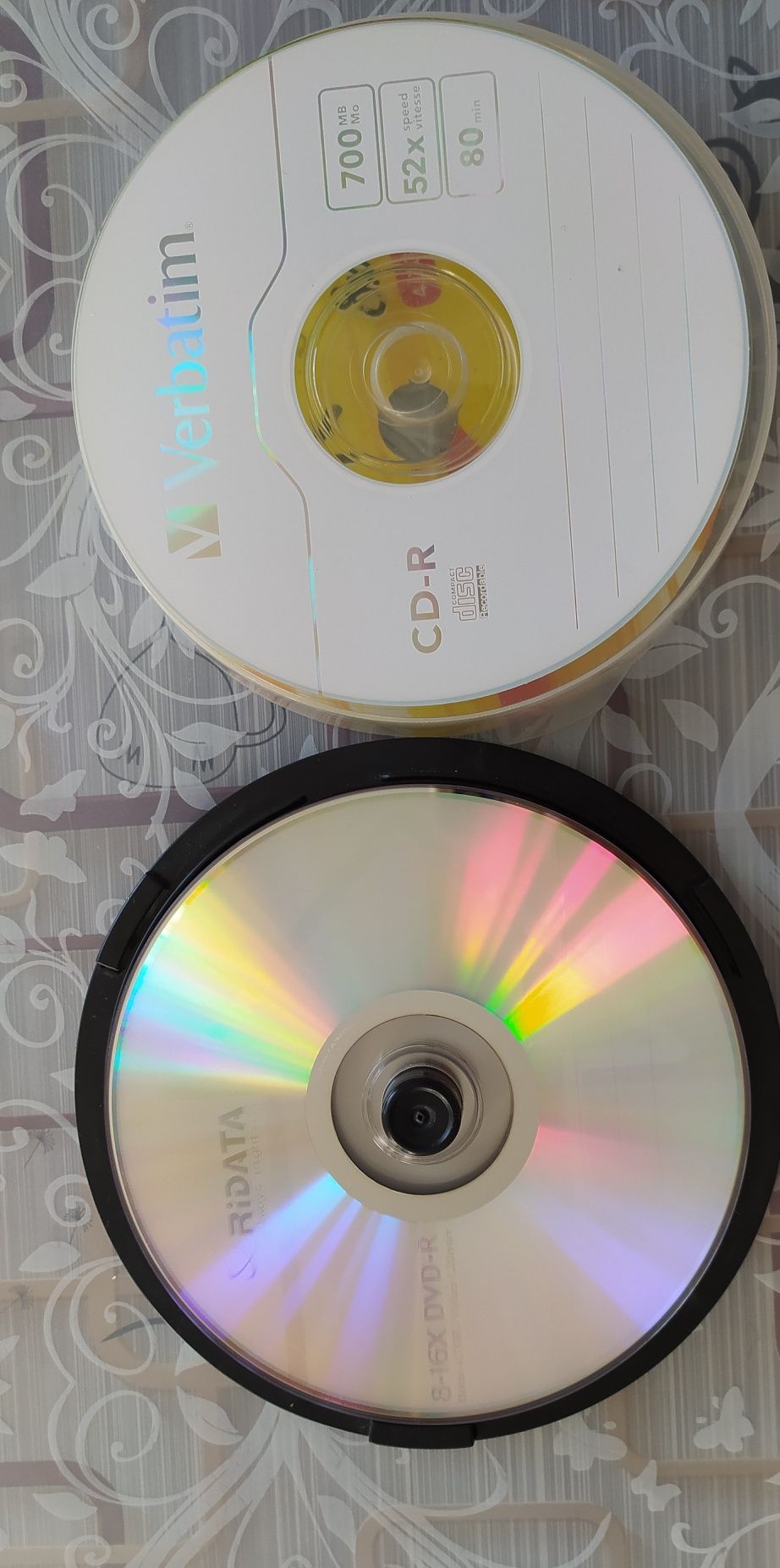 Диски DVD-R и CD-RW