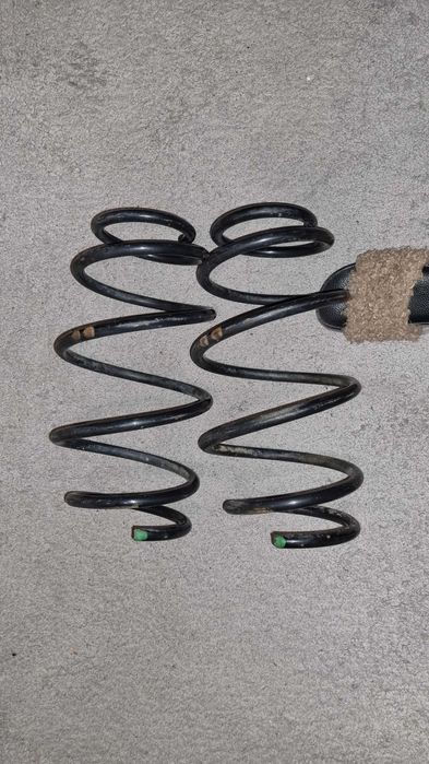 Bmw e38 ПАРА передніх пружин оригінал