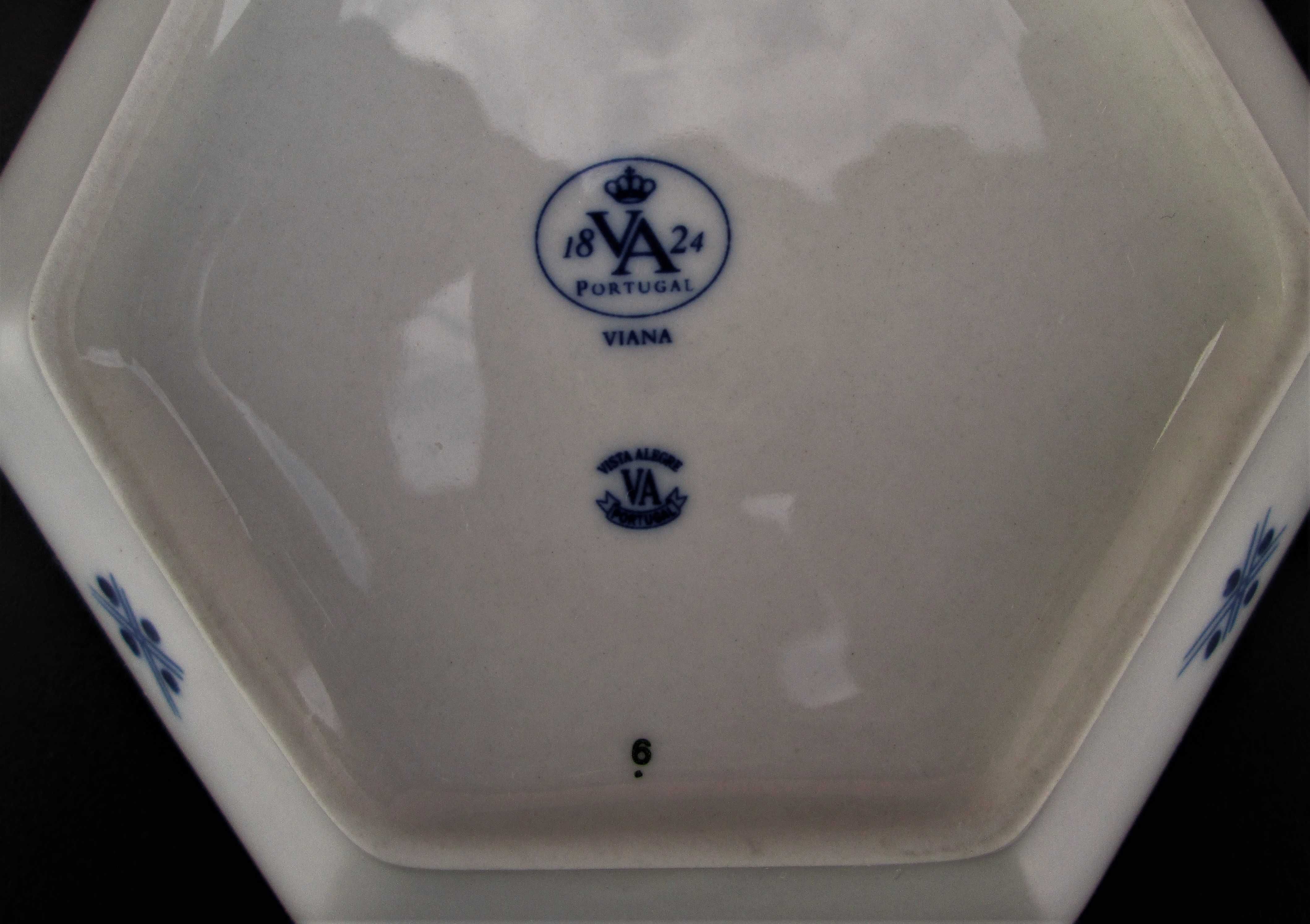 VISTA ALEGRE Antigo Covilhete Sextavado em Porcelana Coleção VIANA