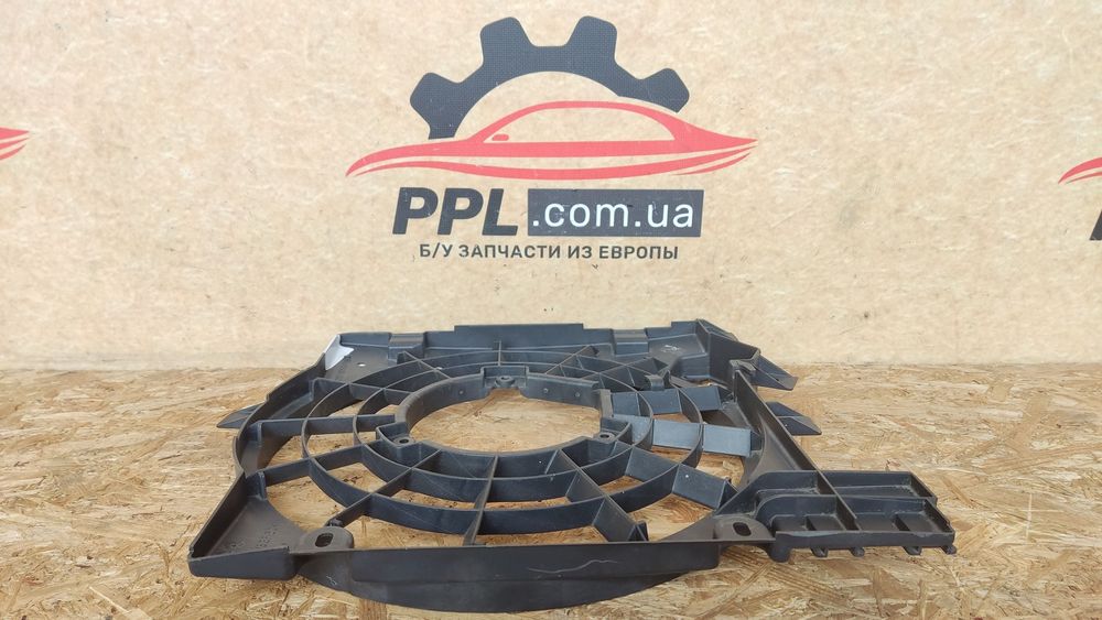 Opel Zafira B 2005-2011 Astra H Корпус вентилятора диффузор 3135103632
