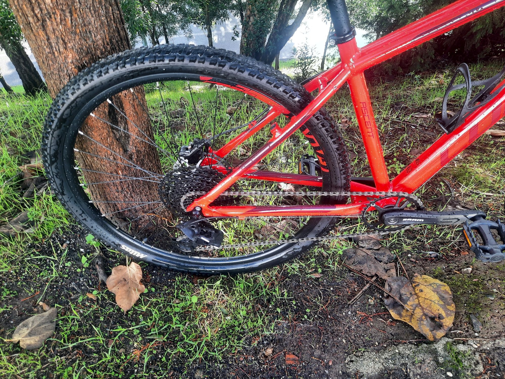Btt 29 nova sram 12x1v Suspensao com bloqueio