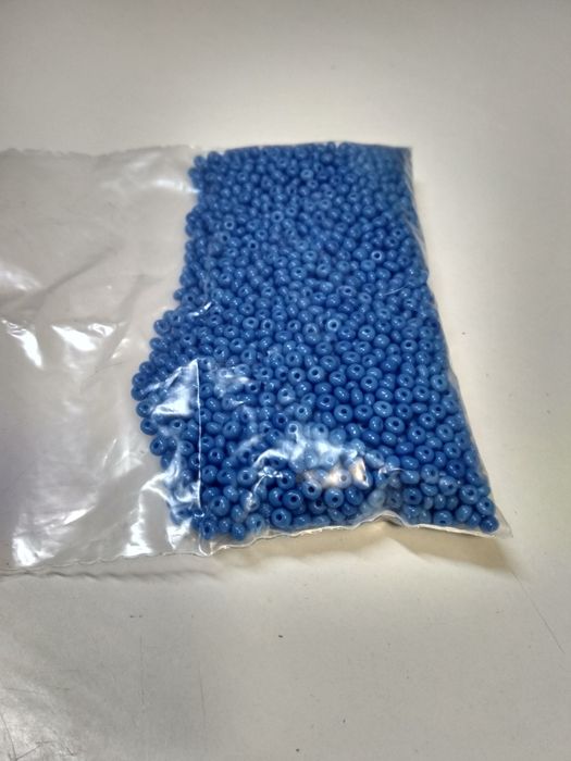 Бисер голубой новый