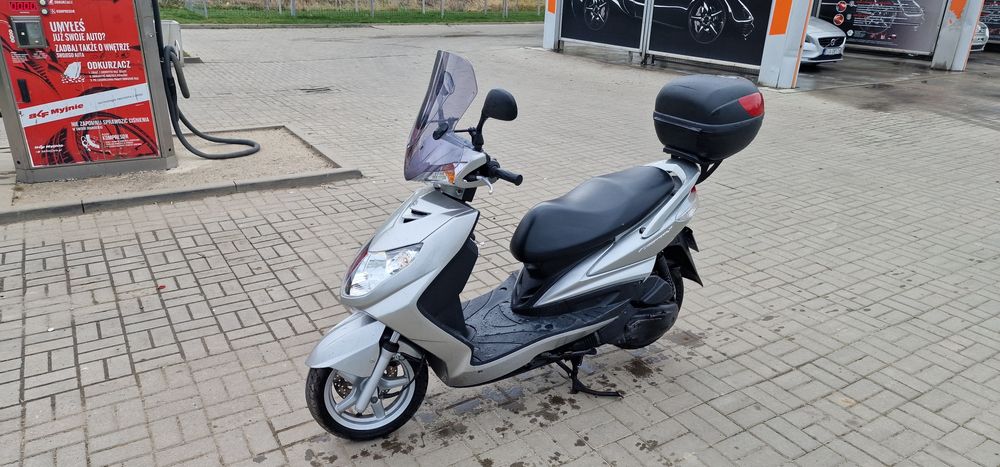Yamaha Cygnus X 125 + 2 kaski