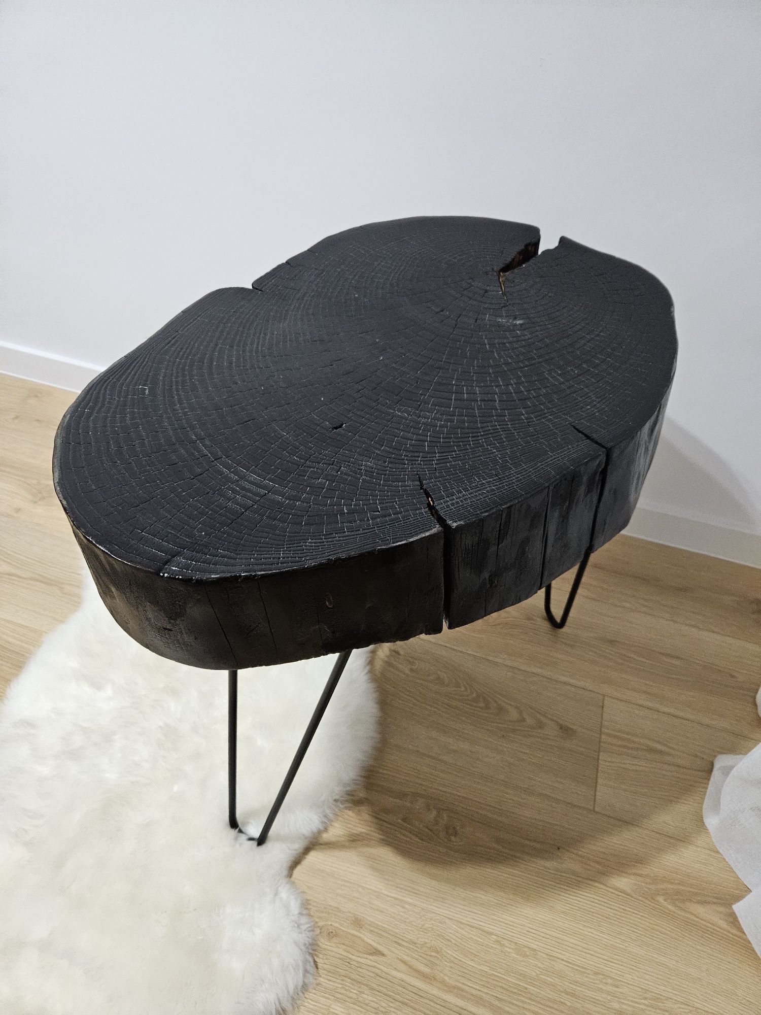 Stolik z plastra drewna czarny 69cm