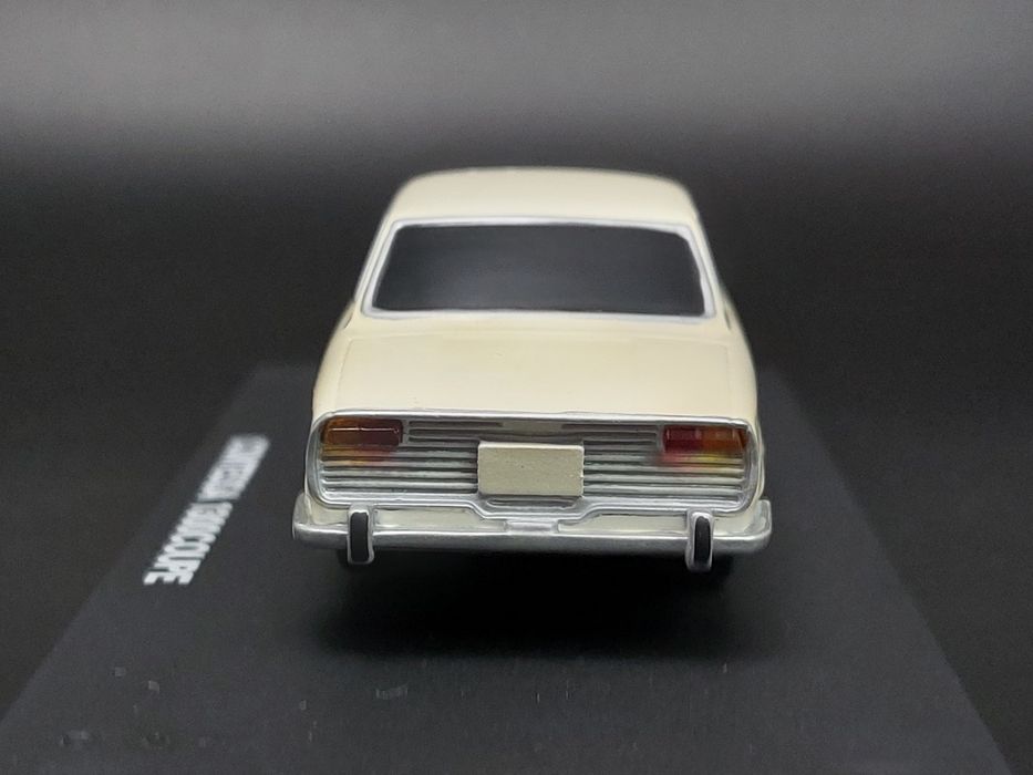 (Kyosho) 1/43 Hino Contessa 1300 Coupe масштабна модель