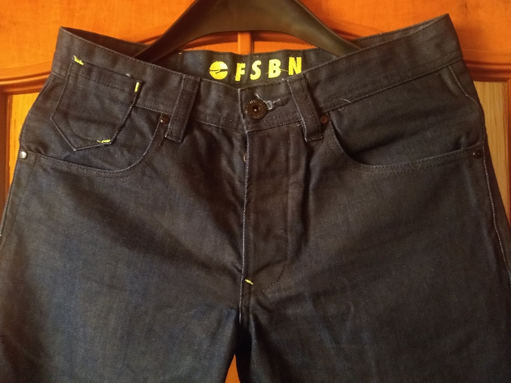 Fishbone  Nowe niemieckie męskie jeansy, 80% Bawełna, Rozmiar 30x32