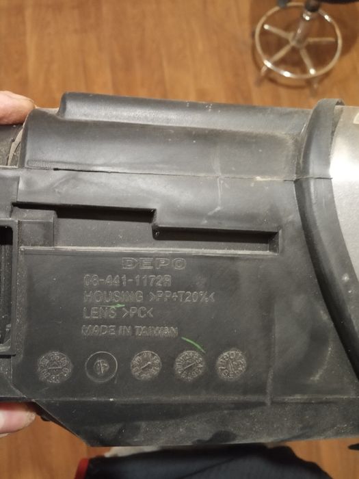 Фара передняя правая для VW caddy 03-, 04-, turan